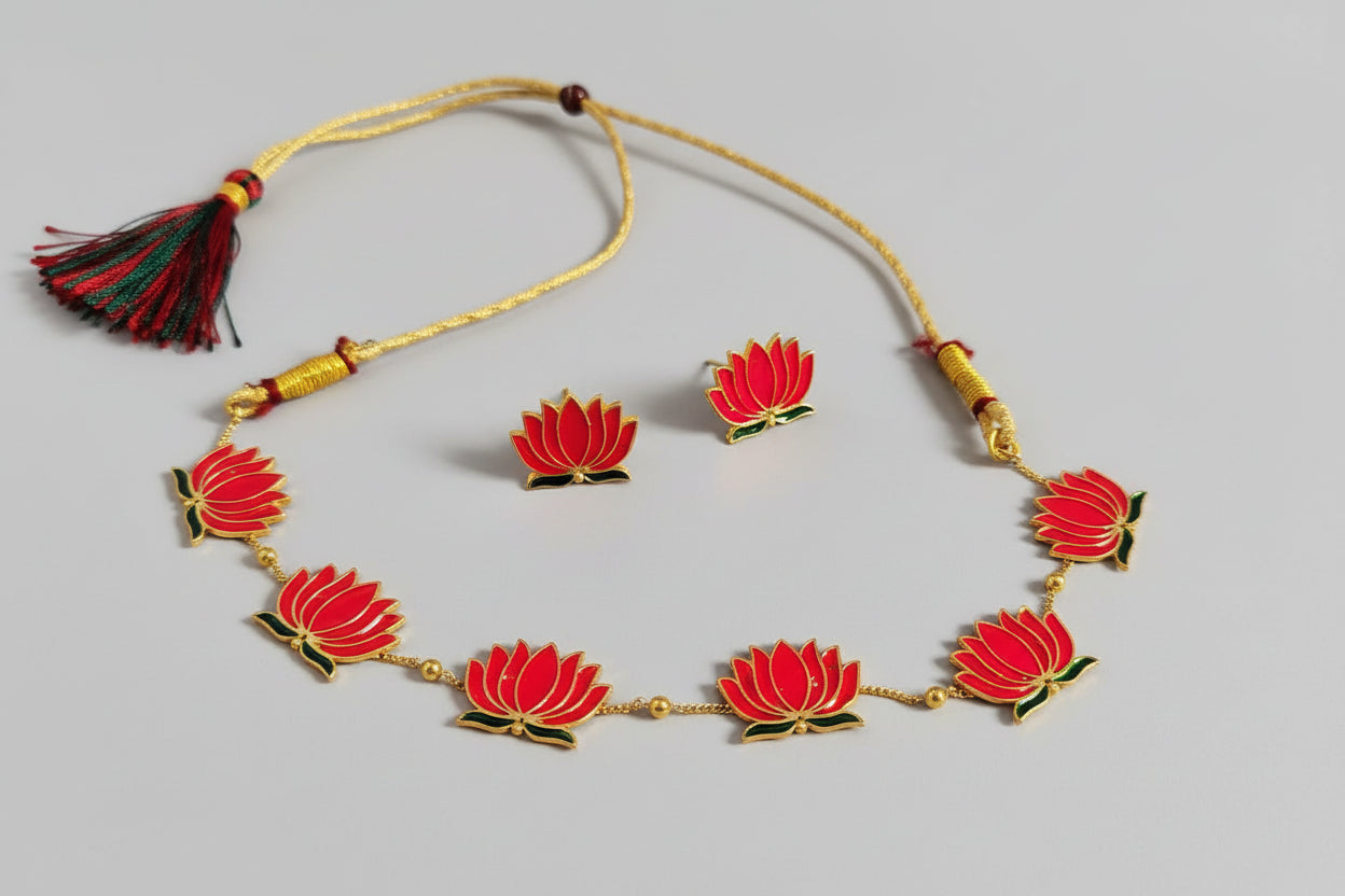 Gorgeous Lotus Necklace with Lotus Studs